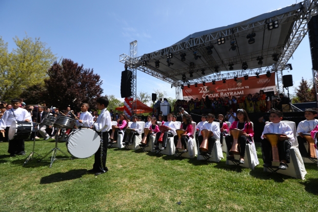 Çocuklar 23 Nisan'ı Masal Park'ta kutladı