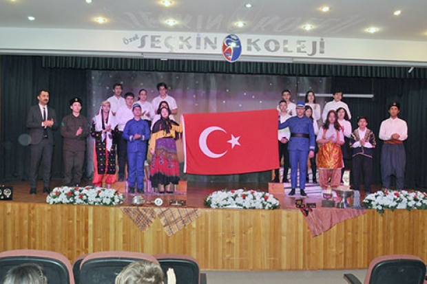 Seçkin Koleji'nde Gaziantep'in Kurtuluşu coşkuyla kutlandı