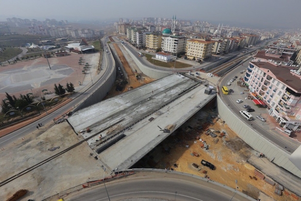 Karataş Köprülü Kavşak çalışmasında sona gelindi