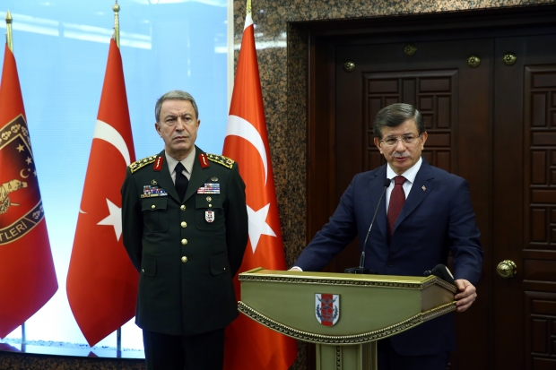 Başbakan Davutoğlu'dan Genel Kurmay'a taziye ziyareti