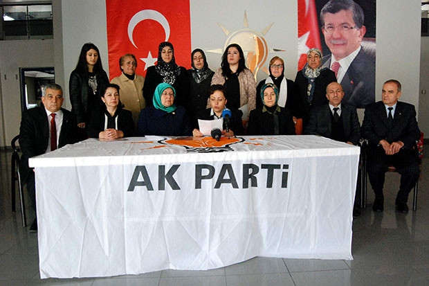 AK Parti'li kadınlar Hocalı Katliamı'nı kınadı