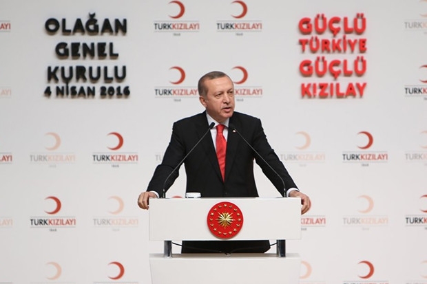 Cumhurbaşkanı Erdoğan, "Dimdik ayaktayım"