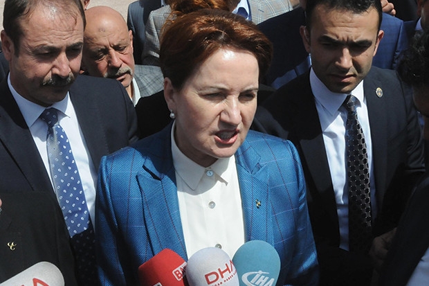 Akşener'den kadın dayanışması