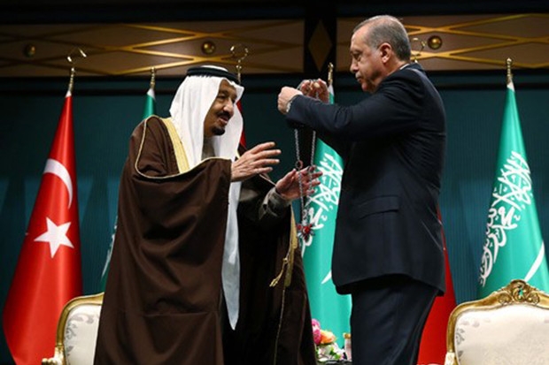 Cumhurbaşkanı Erdoğan, Kral Selman'a Devlet Nişanı verdi