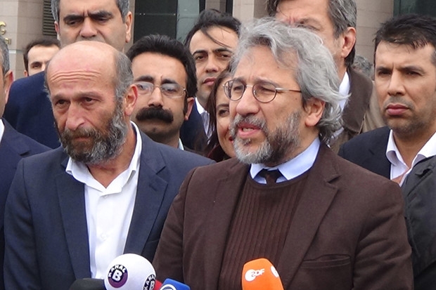 Can Dündar'a silahlı saldırı