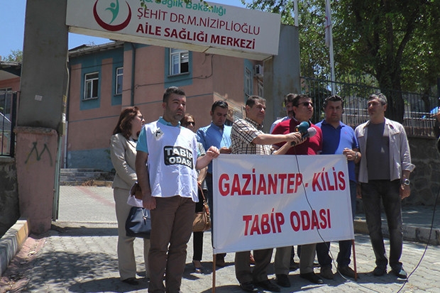 Gaziantep'te sağlık ocağına giren hırsızlar hasta kayıtlarını çaldı