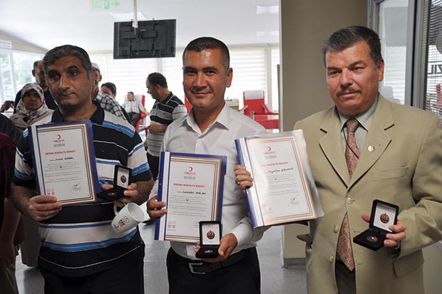Gaziantep'te kan bağışçıları madalya ile ödüllendirildi