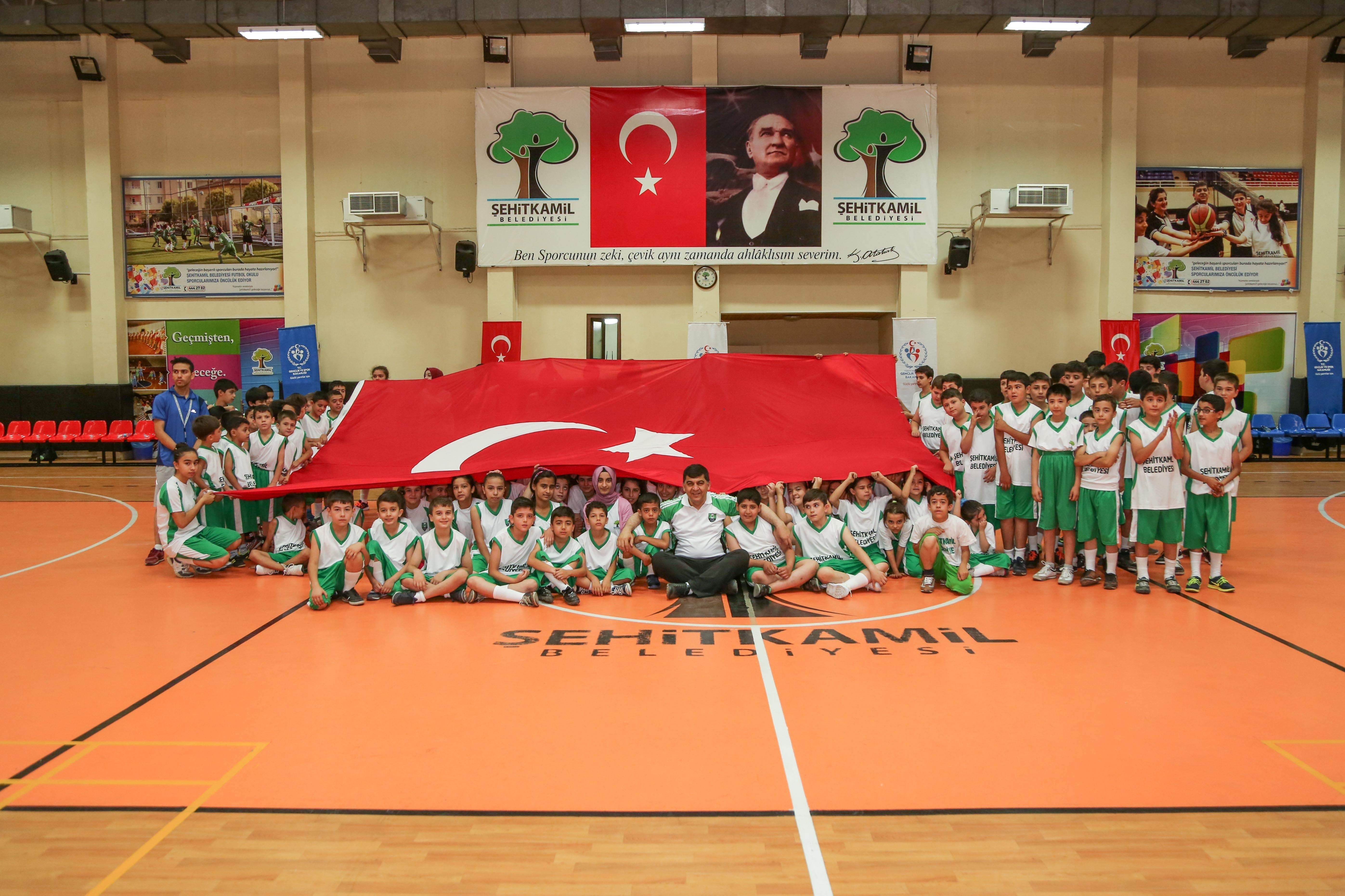 Şehitkamil Türk sporuna 25 bin lisanslı sporcu kazandırdı