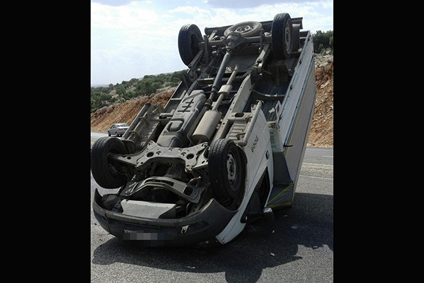 Gaziantep'te kamyonet takla attı: 2 yaralı
