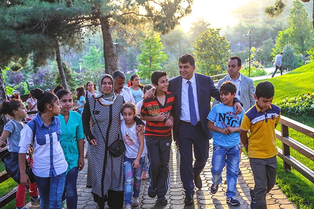 Fadıloğlu yetim çocuklarla iftar açtı