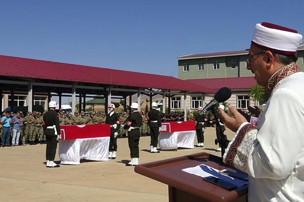 Mardin şehitleri için uğurlama töreni