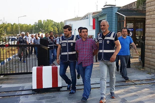 Ergenekon savcısı Osman Şanal tutuklandı