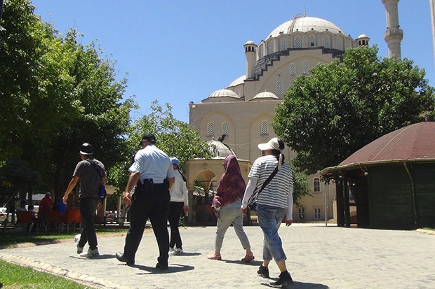 Cami avlusunda misyonerlik iddiası