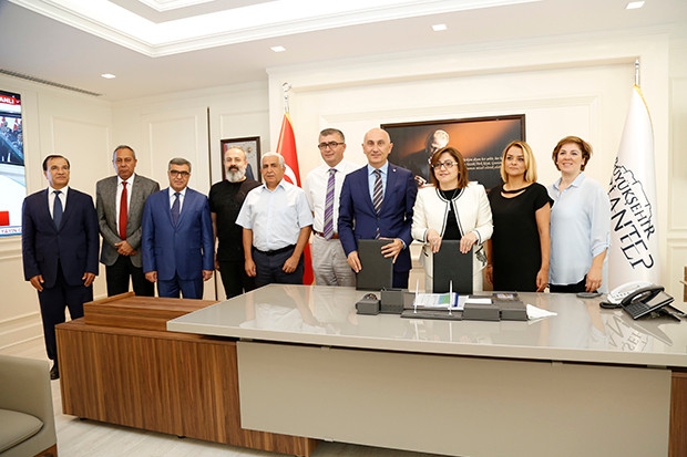 Gaziantep Büyükşehir ile HKÜ arasında eğitim protokolü imzalandı
