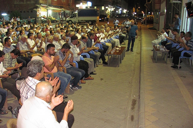 Araban Kaymakamı, Demokrasi Şehitleri için Yasin okudu