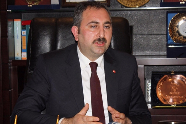 AK Partili Gül'e yeni görev