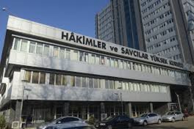 HSYK Gaziantep'te 10 Hakim ve Savcıyı açığa aldı