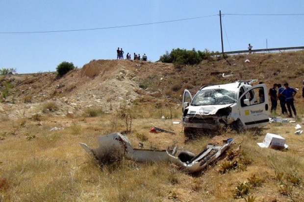 Gaziantep’te otomobil şarampole uçtu: 2 yaralı