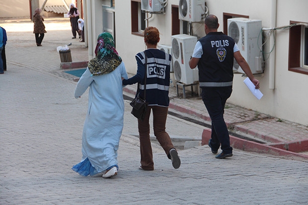 Gaziantep'te FETÖ'nün kadın yapılanmasına operasyon