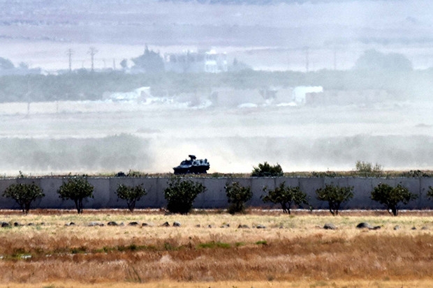 Suriye'deki IŞİD hedefleri obüslerle vuruldu