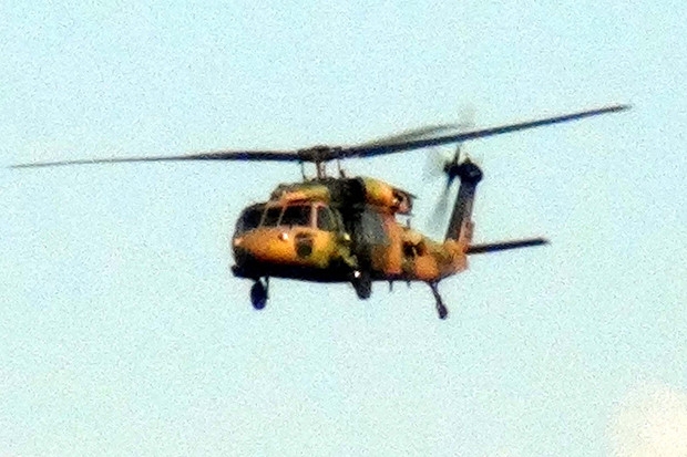 Sınırda askeri helikopter heyecana yol açtı