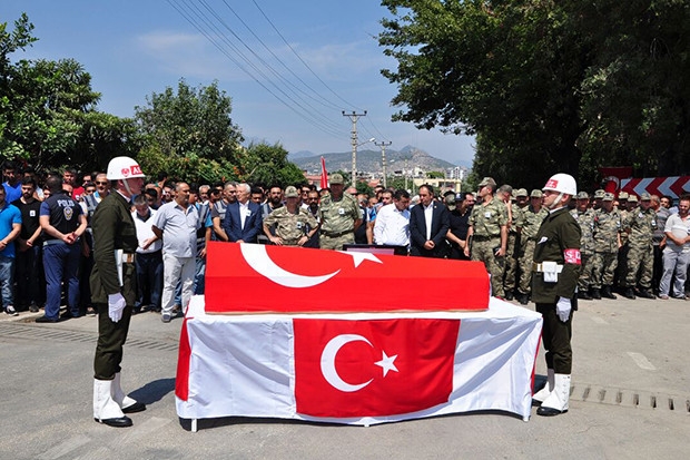 'Fırat Kalkanı' harekatı şehidi toprağa verildi