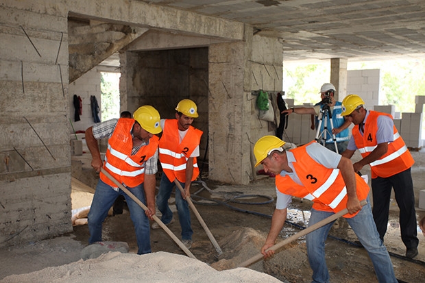 İMO İnşaat işçileri yeterlilik belgesi için kolları sıvadı