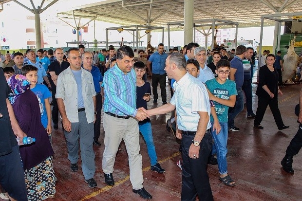 Başkan Fadıloğlu, kurban kesim yerlerini gezdi