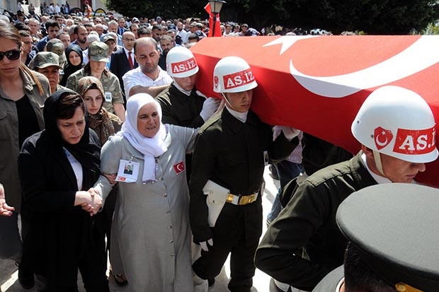 Oğlunun şehit olduğunu hacda öğrendi