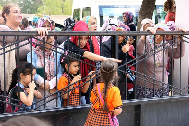 Gaziantep'te velilerin okula girişi yasaklandı