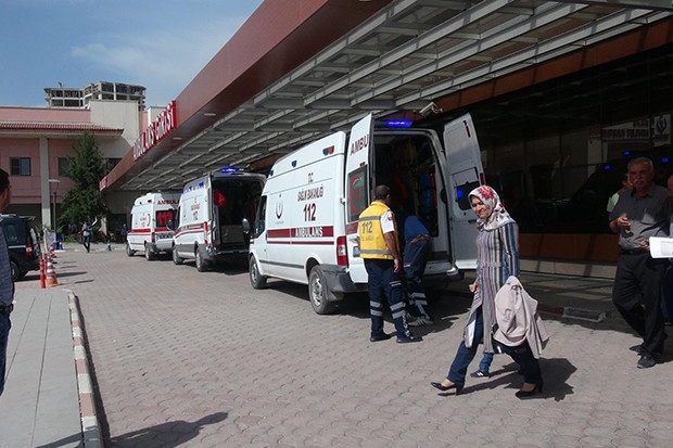 Yaralı ÖSO askerleri Kilis'e getirildi