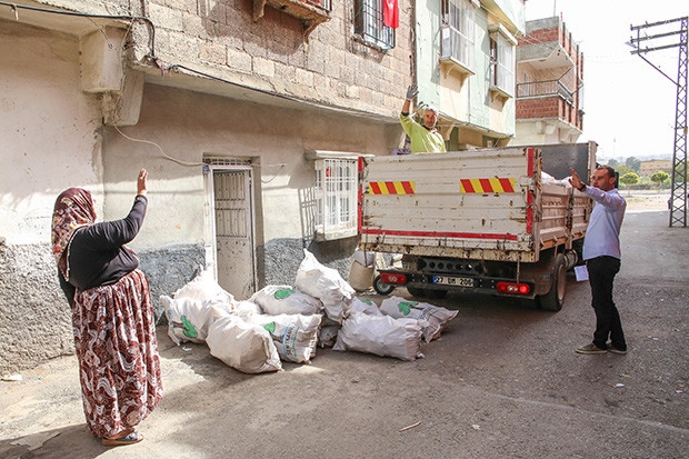 Şehitkamil'den ailelere kışlık yakacak yardımı