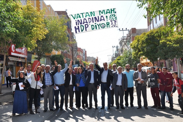 HDP milletvekili adayları Nizip'te moral buldu