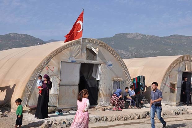 Adana'daki 3 bin sığınmacı Gaziantep'e nakledildi