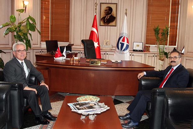 Büyükelçi Adnan Keçeci’den Rektör Ali Gür’e ziyaret