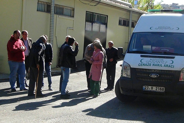 Eşi tarafından boğulan anne yaşam mücadelesini kaybetti