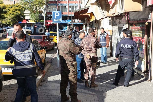 Gaziantep’teki huzur operasyonunda 11 şahıs yakalandı