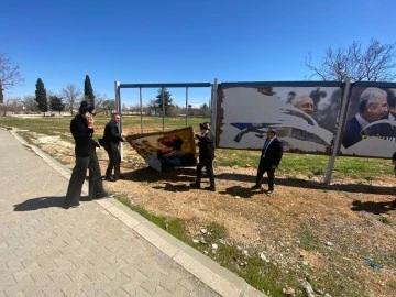 Gaziantep de İyi parti bilbordlarına saldırı gerçekleştirildi.