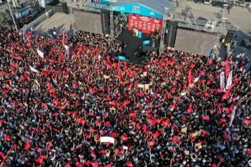 İMAMOĞLU MEYDANA SIĞMADI